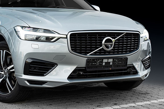 Volvo XC60 2 of 30