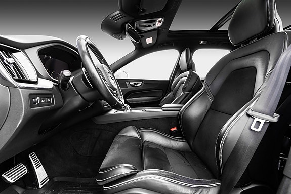 Volvo XC60 21 of 30