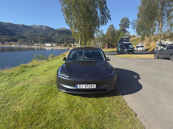 Tesla Model 3 3 of 21