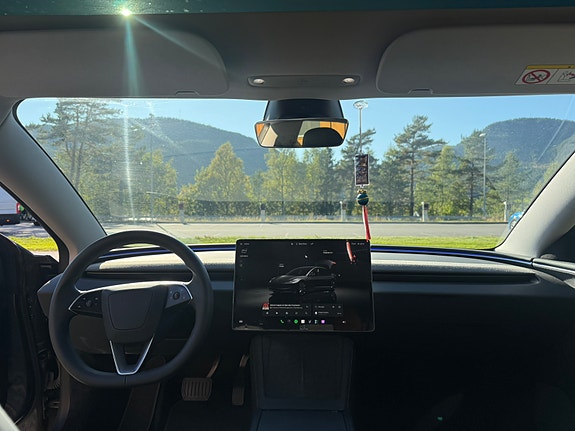 Tesla Model 3 15 of 21