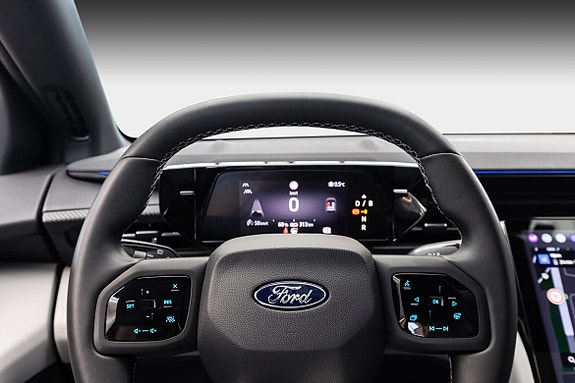 Ford Explorer 10 of 30
