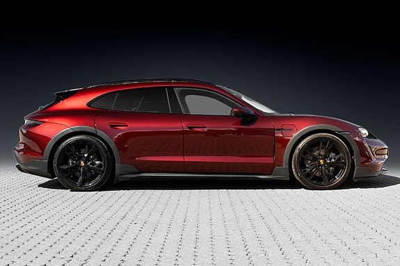 Porsche Taycan Cross Turismo 6 of 30