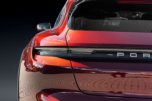 Porsche Taycan Cross Turismo 10 of 30
