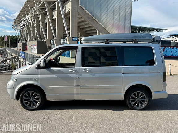 Volkswagen Multivan 8 of 19