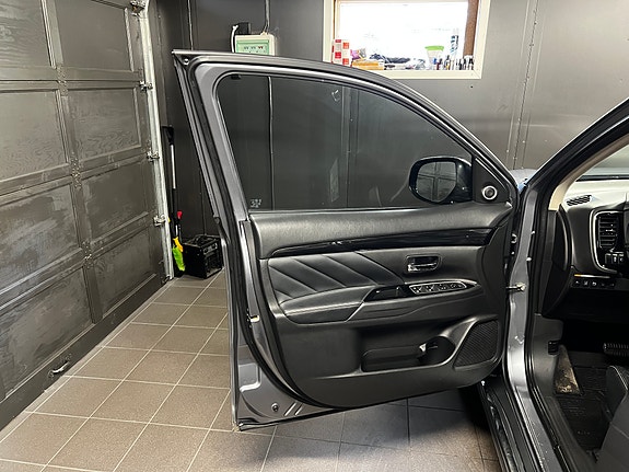 Mitsubishi Outlander 28 of 30