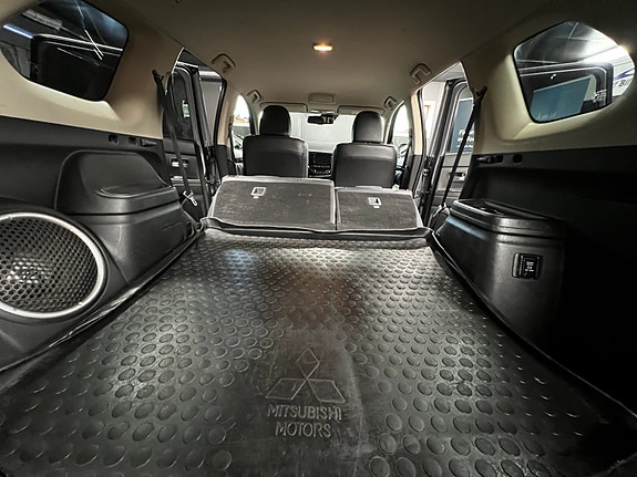 Mitsubishi Outlander 24 of 30