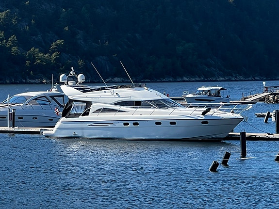 Betydelig oppgradert P52, Meget attraktiv versjon med 3 kabiner og crew cabin ! 4 of 30