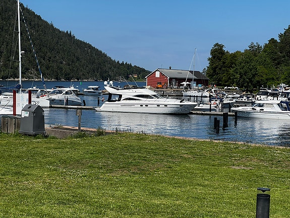 Betydelig oppgradert P52, Meget attraktiv versjon med 3 kabiner og crew cabin ! 9 of 30