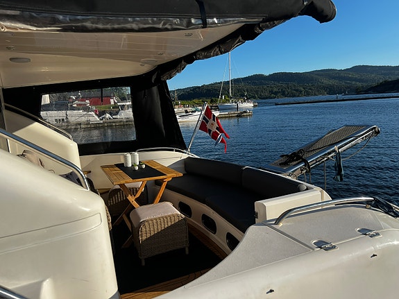 Betydelig oppgradert P52, Meget attraktiv versjon med 3 kabiner og crew cabin ! 6 of 30
