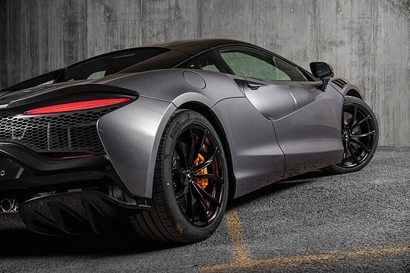 McLaren Artura 16 of 30