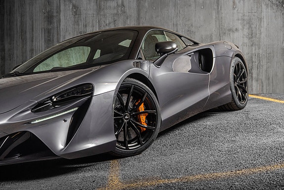 McLaren Artura 15 of 30