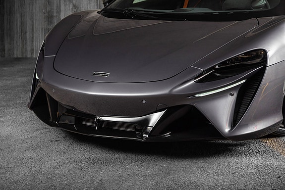 McLaren Artura 11 of 30