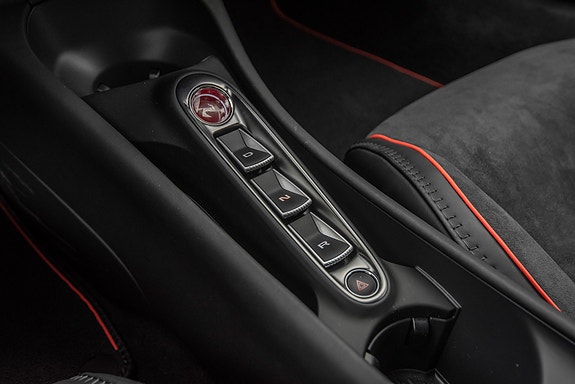 McLaren Artura 22 of 30