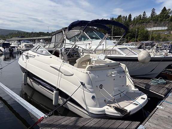 Stingray 250 CS m/ 260 hk Mercruiser MPI V8. Ankervinsj. Baugprop. Lagring inkl! 14 of 30