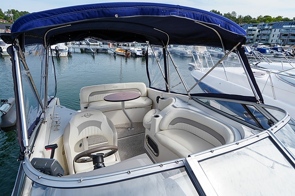 Stingray 250 CS m/ 260 hk Mercruiser MPI V8. Ankervinsj. Baugprop. Lagring inkl! 19 of 30