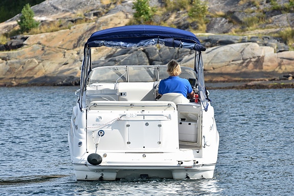 Stingray 250 CS m/ 260 hk Mercruiser MPI V8. Ankervinsj. Baugprop. Lagring inkl! 7 of 30