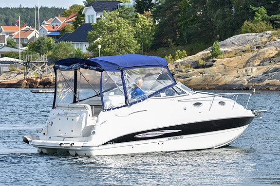 Stingray 250 CS m/ 260 hk Mercruiser MPI V8. Ankervinsj. Baugprop. Lagring inkl! 8 of 30
