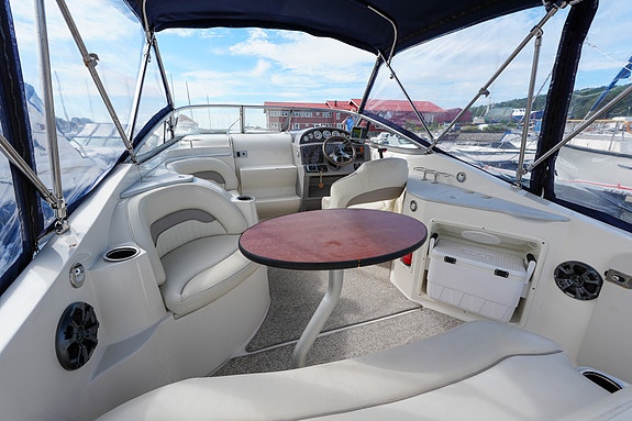 Stingray 250 CS m/ 260 hk Mercruiser MPI V8. Ankervinsj. Baugprop. Lagring inkl! 16 of 30