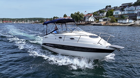 Stingray 250 CS m/ 260 hk Mercruiser MPI V8. Ankervinsj. Baugprop. Lagring inkl! 9 of 30