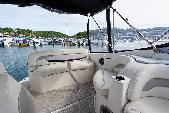 Stingray 250 CS m/ 260 hk Mercruiser MPI V8. Ankervinsj. Baugprop. Lagring inkl! 17 of 30