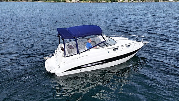 Stingray 250 CS m/ 260 hk Mercruiser MPI V8. Ankervinsj. Baugprop. Lagring inkl! 13 of 30