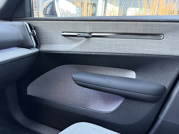 Volvo EX30 7 of 13
