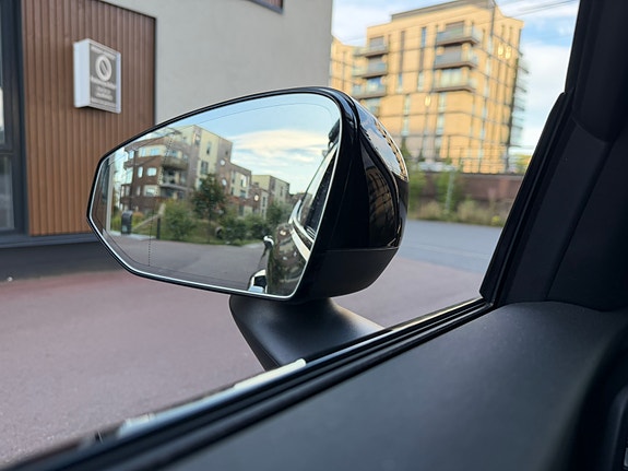 Volvo EX30 11 of 13