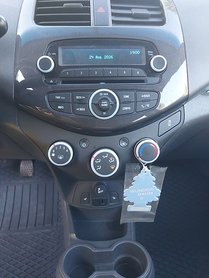 Chevrolet Spark 14 of 24
