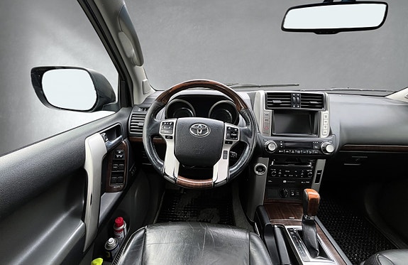 Toyota Land Cruiser 11 of 21