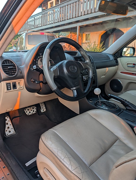Lexus IS200 18 of 30