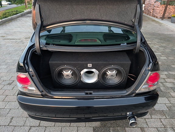 Lexus IS200 30 of 30