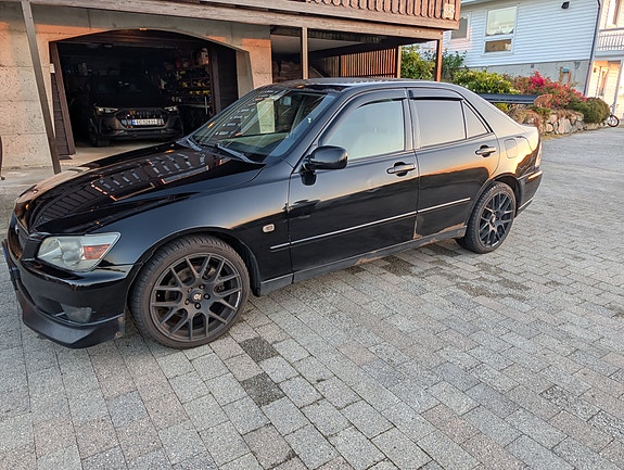 Lexus IS200 7 of 30