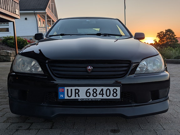 Lexus IS200 8 of 30