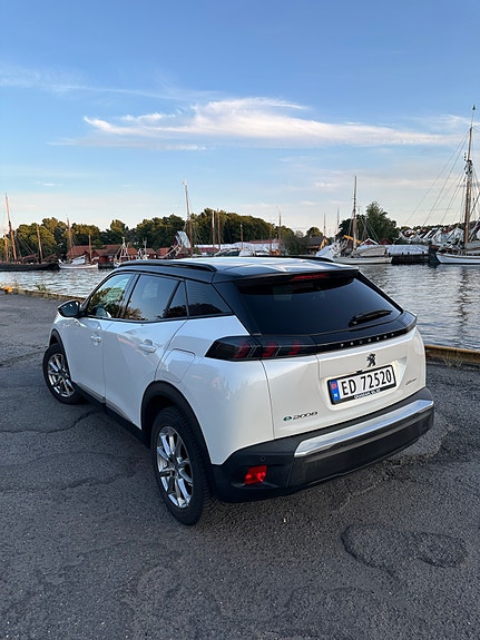 Peugeot e-2008 7 of 27