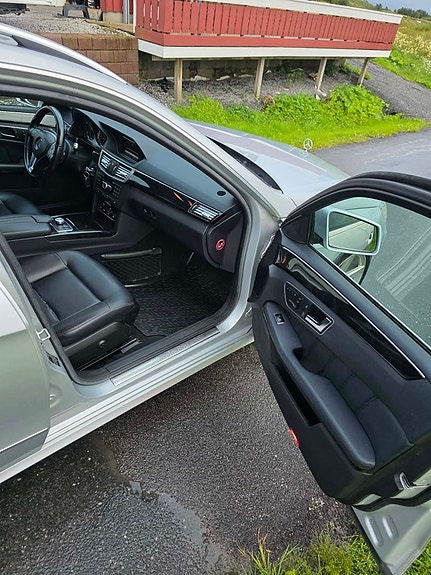 Mercedes-Benz E250 14 of 21