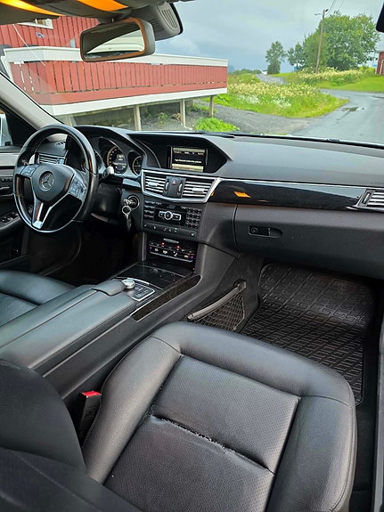 Mercedes-Benz E250 12 of 21