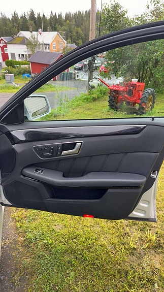 Mercedes-Benz E250 18 of 21