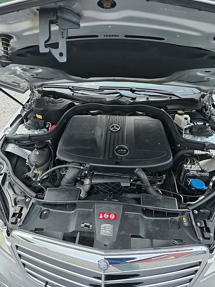 Mercedes-Benz E250 6 of 21