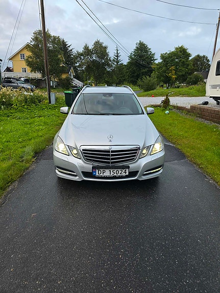 Mercedes-Benz E250 5 of 21
