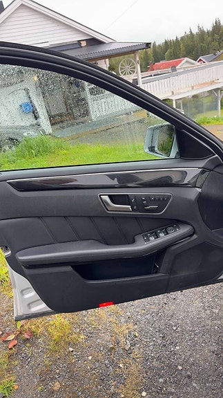 Mercedes-Benz E250 17 of 21