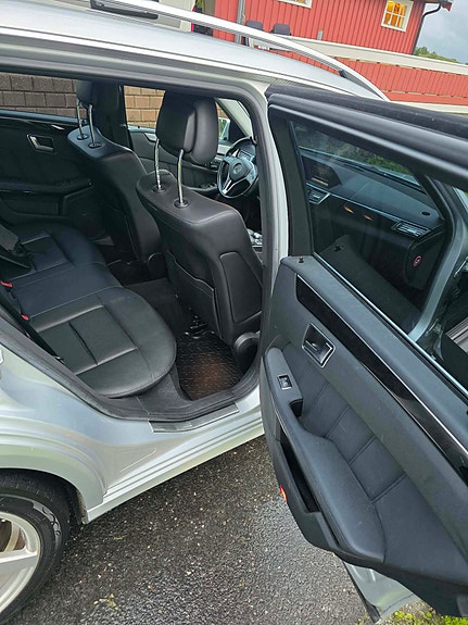Mercedes-Benz E250 13 of 21