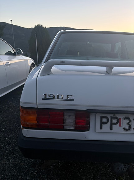 Mercedes-Benz 190 E 3 of 13