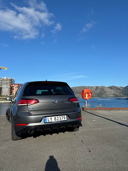 Volkswagen Golf VII 4 of 18