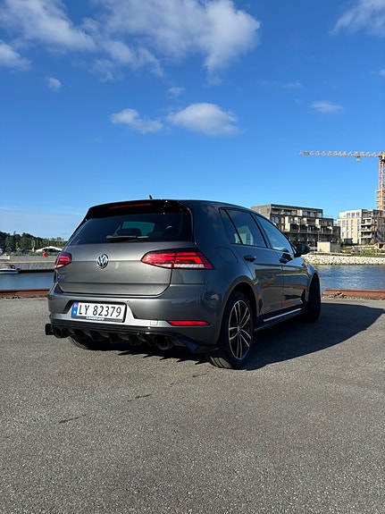 Volkswagen Golf VII 3 of 18