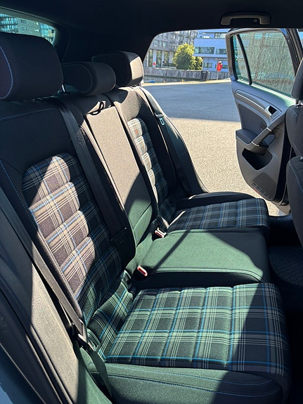 Volkswagen Golf VII 13 of 18