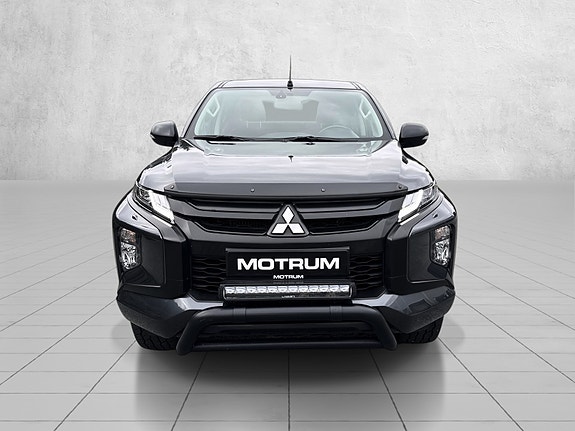 Mitsubishi L200 2 of 25