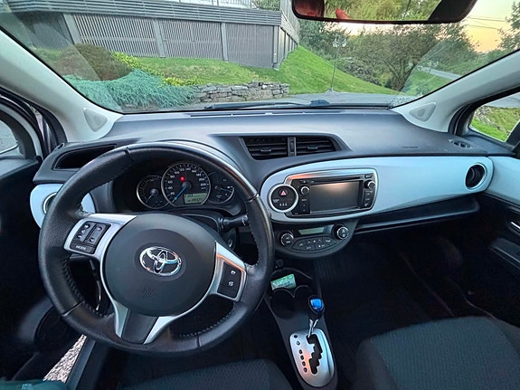 Toyota Yaris 17 of 17