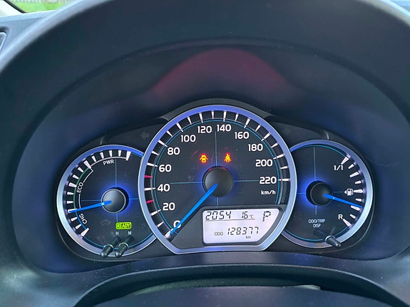 Toyota Yaris 12 of 17