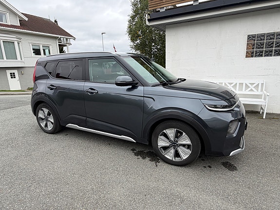 Kia e-Soul 2 of 15