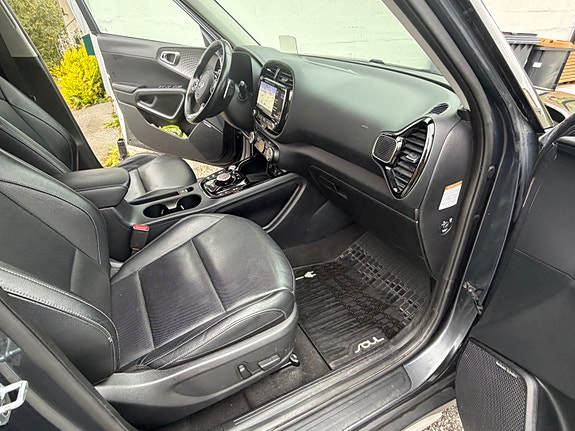 Kia e-Soul 9 of 15